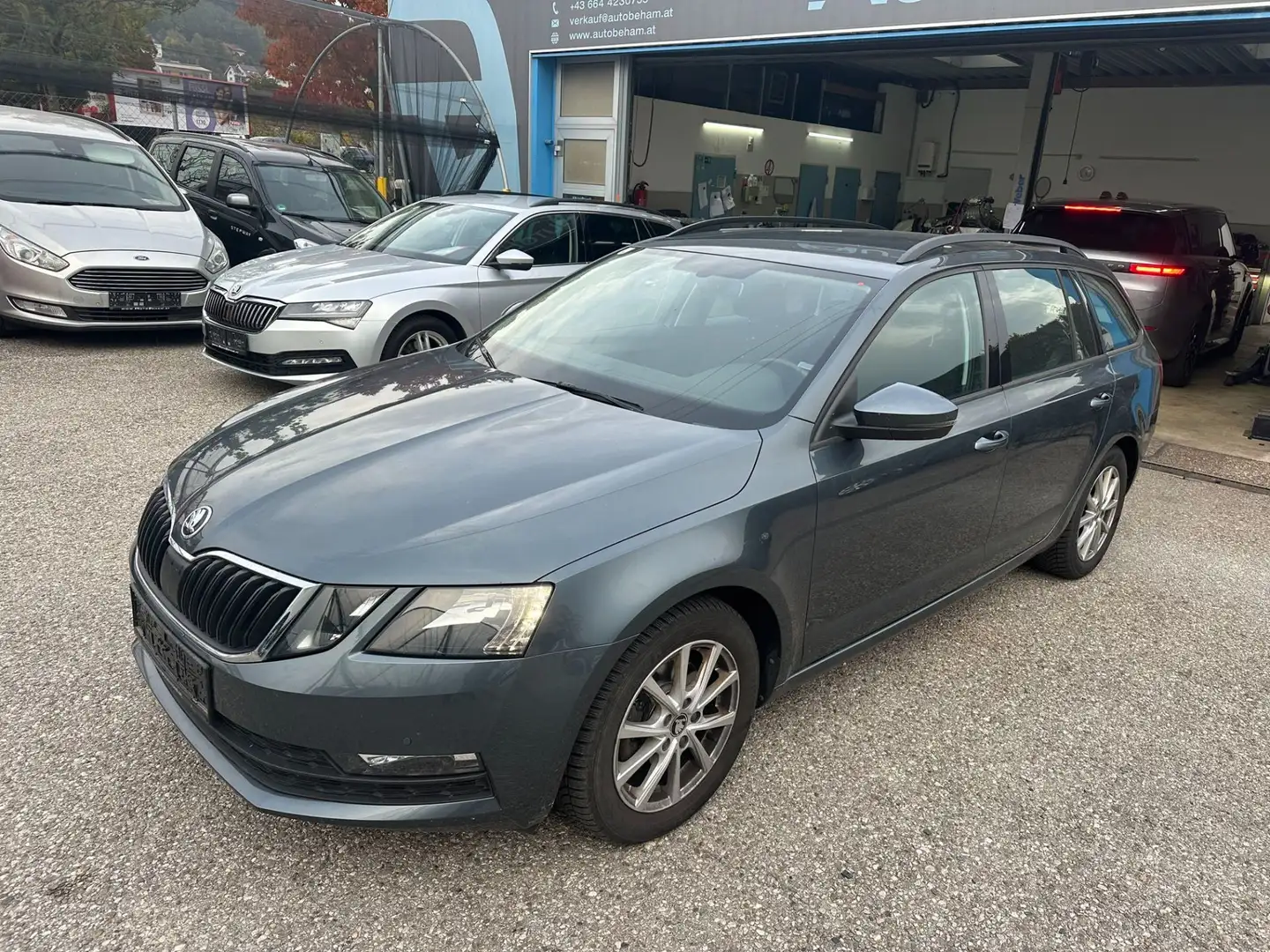 Skoda Octavia Combi 2,0 TDI Ambition Limted DSG Grau - 1