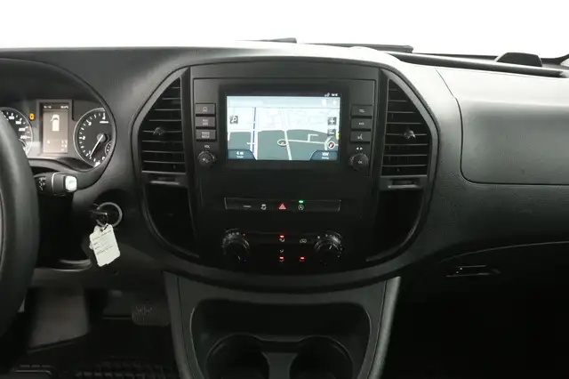 Mercedes-Benz Vito view 11