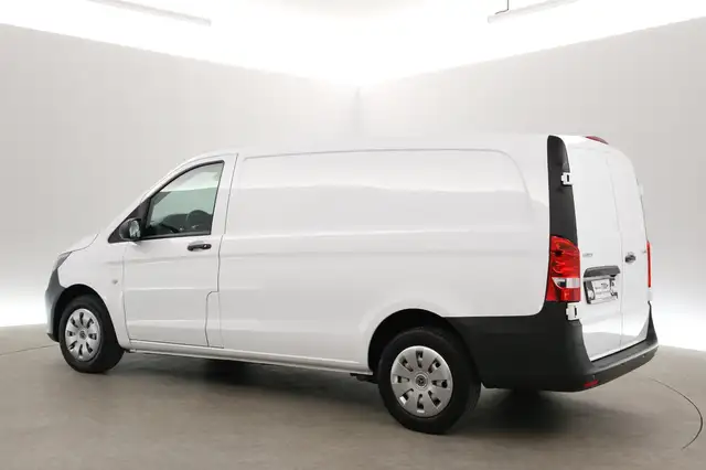 Mercedes-Benz Vito view 4