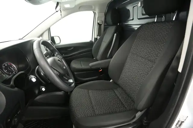 Mercedes-Benz Vito view 9