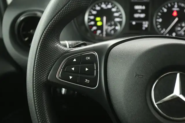 Mercedes-Benz Vito view 16
