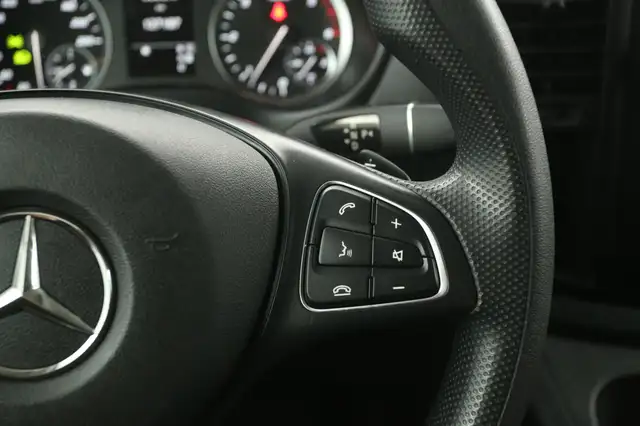 Mercedes-Benz Vito view 17