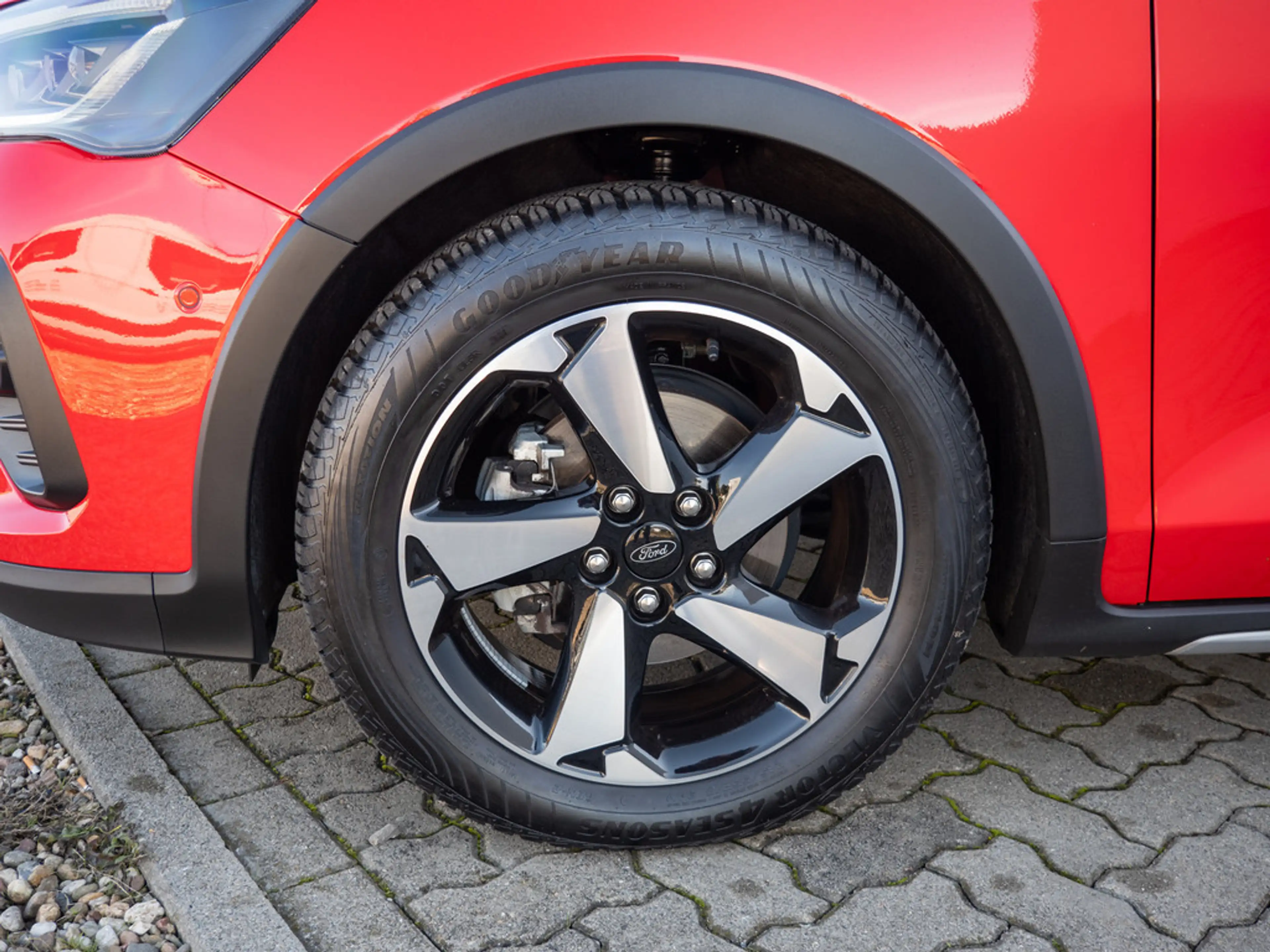 Ford Focus Turnier ACTIVE SHZ NAVI ACC MATRIX-LED — photo 9