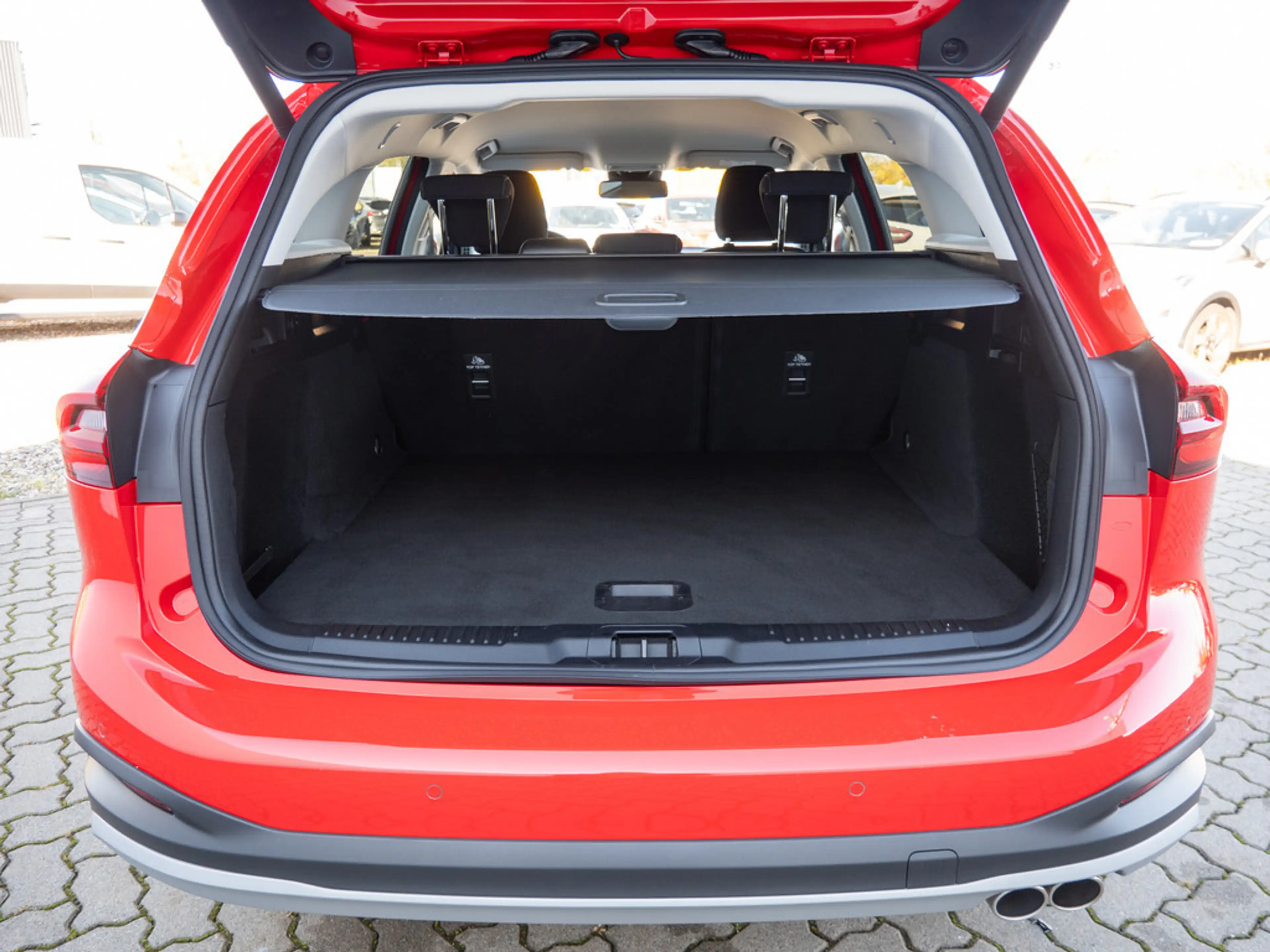 Ford Focus Turnier ACTIVE SHZ NAVI ACC MATRIX-LED — photo 7