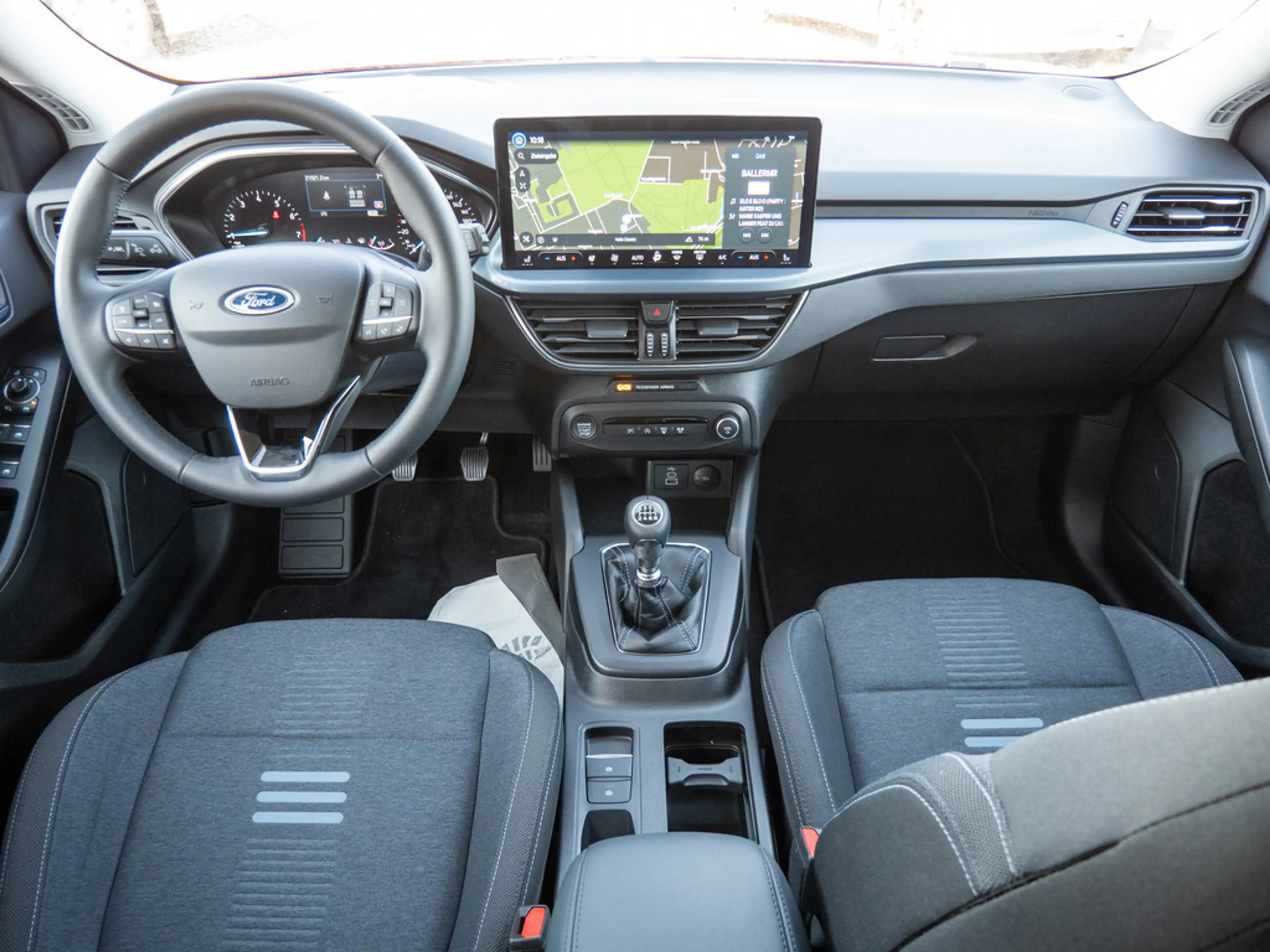 Ford Focus Turnier ACTIVE SHZ NAVI ACC MATRIX-LED — photo 10