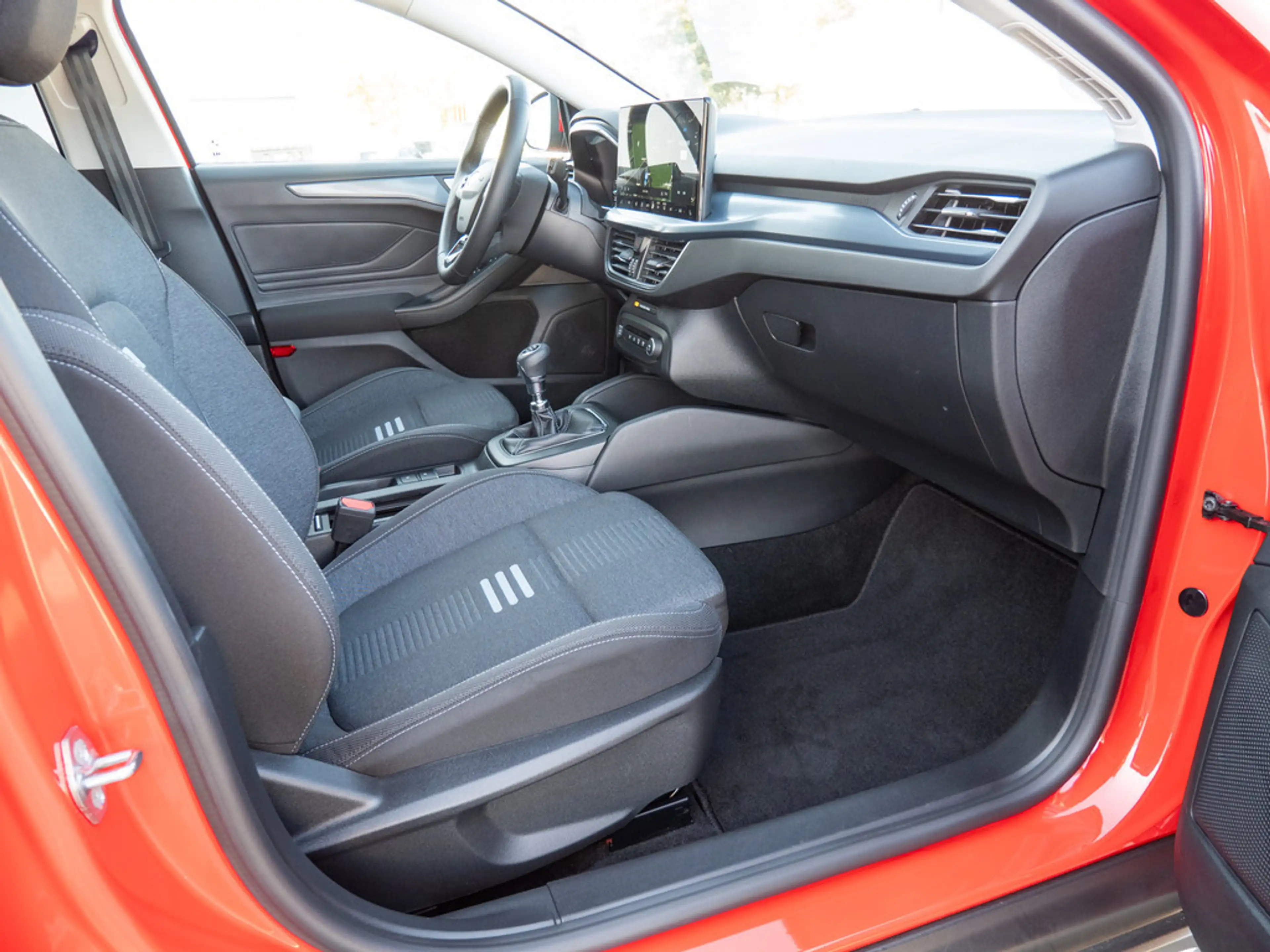 Ford Focus Turnier ACTIVE SHZ NAVI ACC MATRIX-LED — photo 2