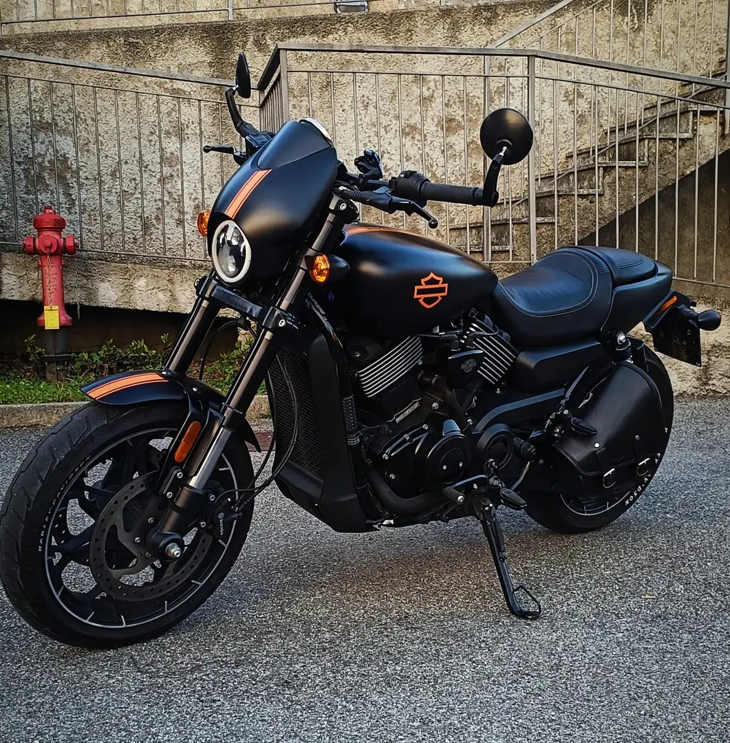 Harley-Davidson Street Rod Schwarz - 1