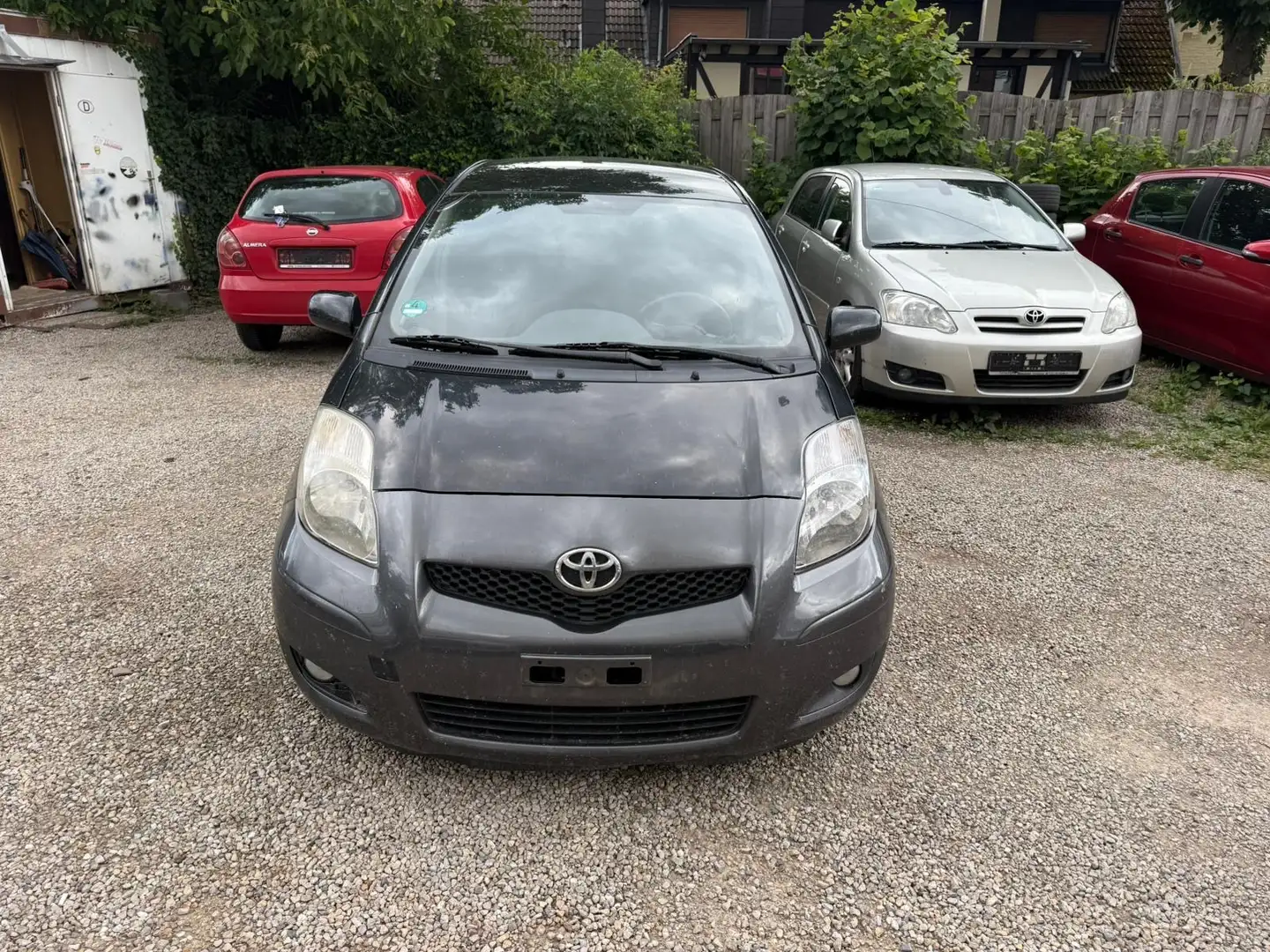 Toyota Yaris 1.4 D-4D Cool Schwarz - 1