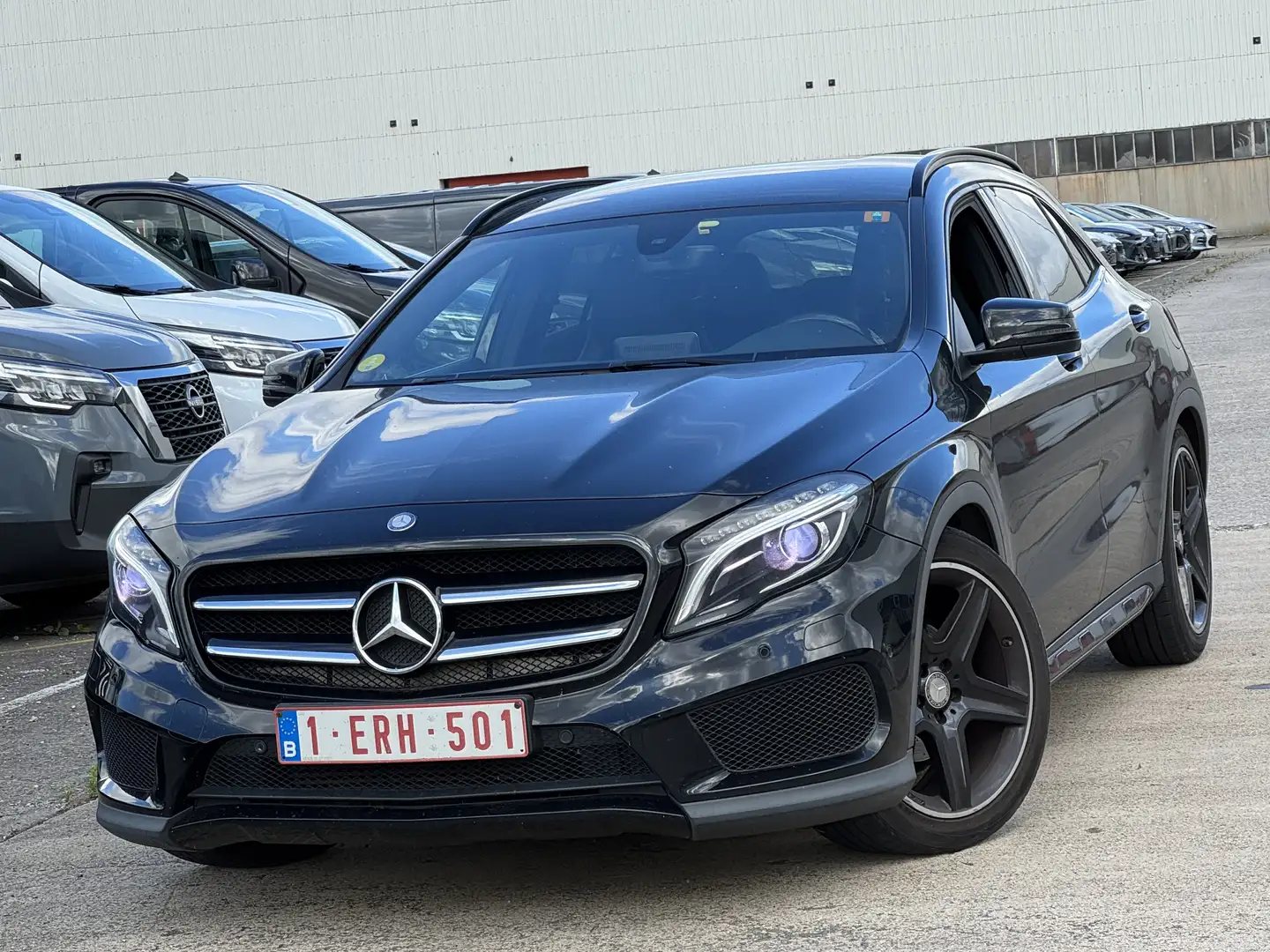 Mercedes-Benz GLA 180 D PACK AMG/BLACK EDITION/FACELIFT/FULLOPTIONS Zwart - 1