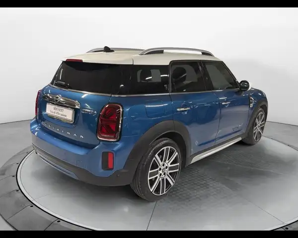 MINI Countryman view 6