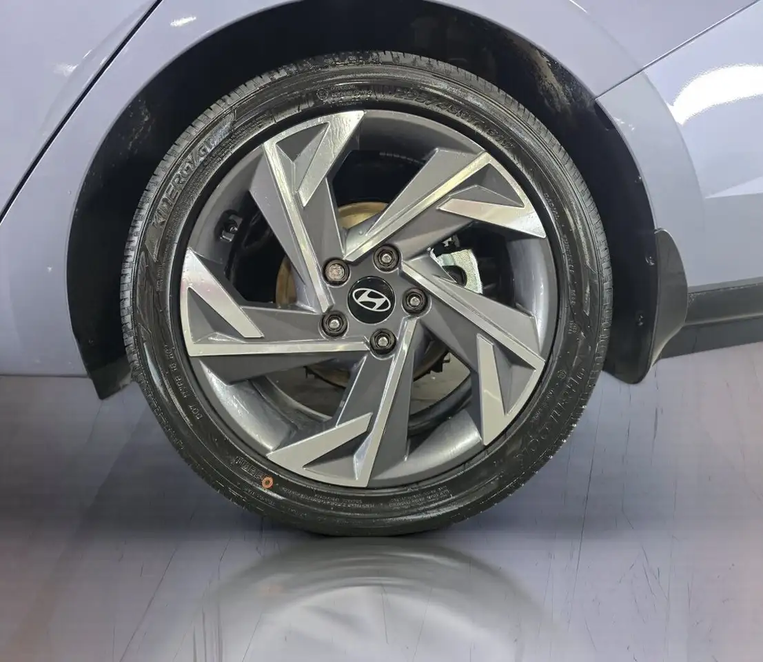 Hyundai ELANTRA снимка Hyundai ELANTRA