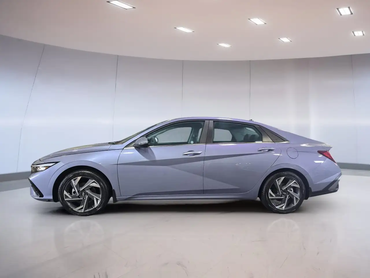 Hyundai ELANTRA снимка Hyundai ELANTRA