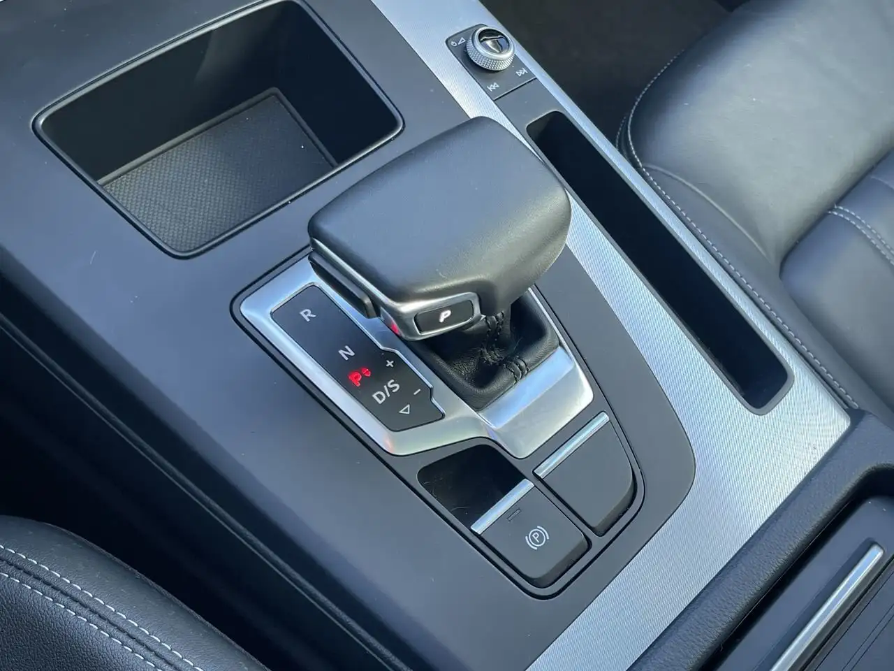 Audi Q5 снимка Audi Q5
