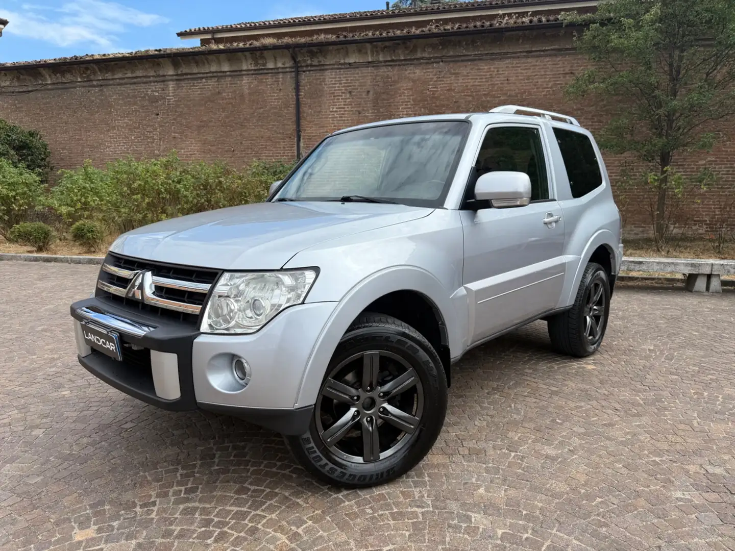 Mitsubishi Pajero Pajero 3.2 DI-D 16V 3p. Intense Gris - 1