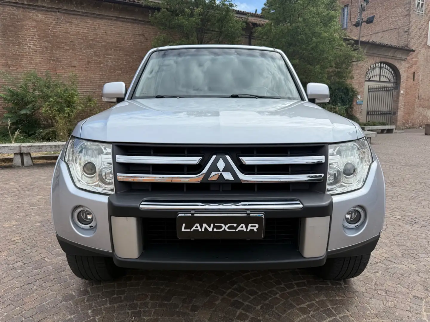 Mitsubishi Pajero Pajero 3.2 DI-D 16V 3p. Intense Gris - 2