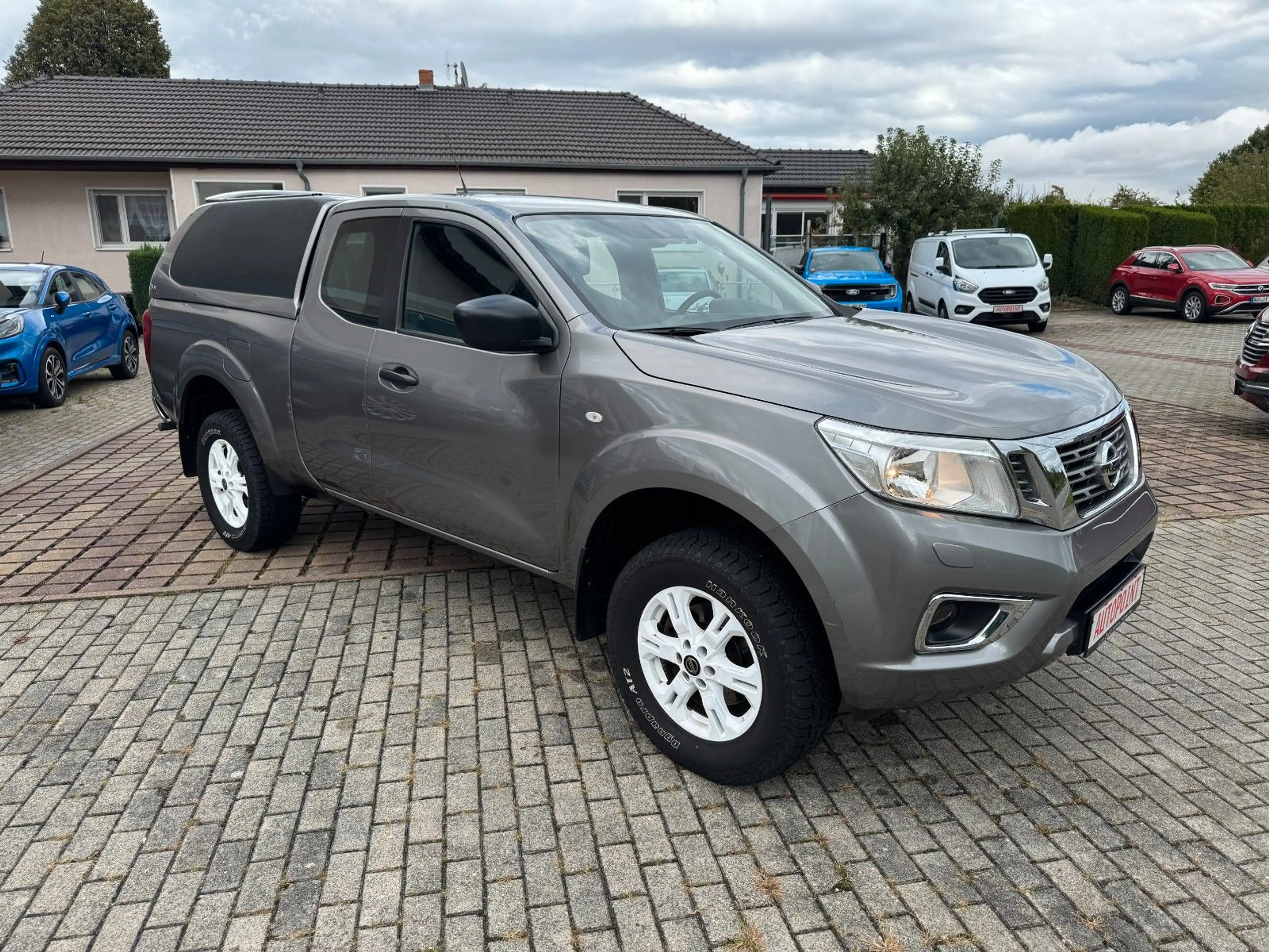 Nissan Navara NP300 Acenta King Cab 4x4 — photo 7
