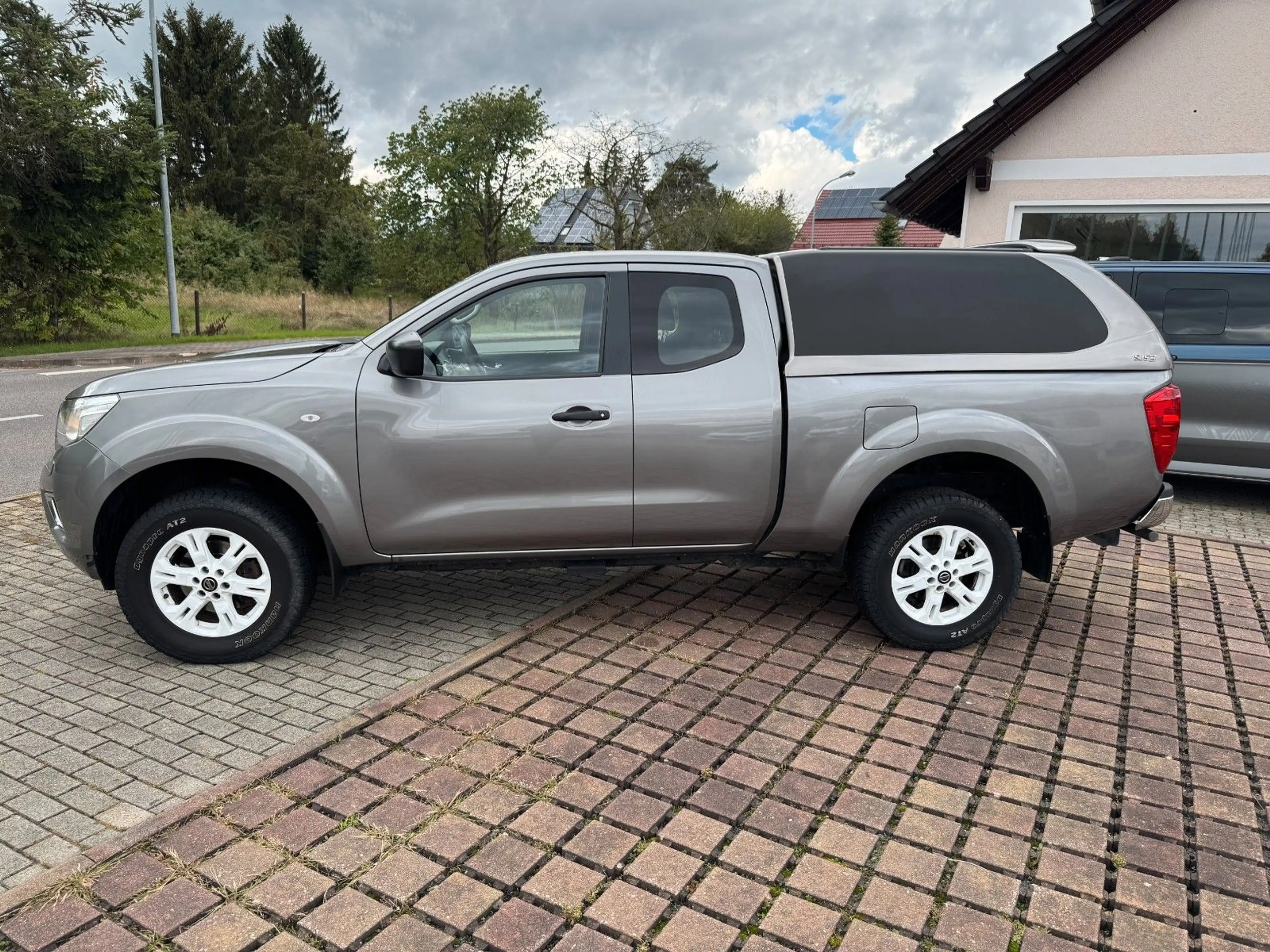 Nissan Navara NP300 Acenta King Cab 4x4 — photo 2