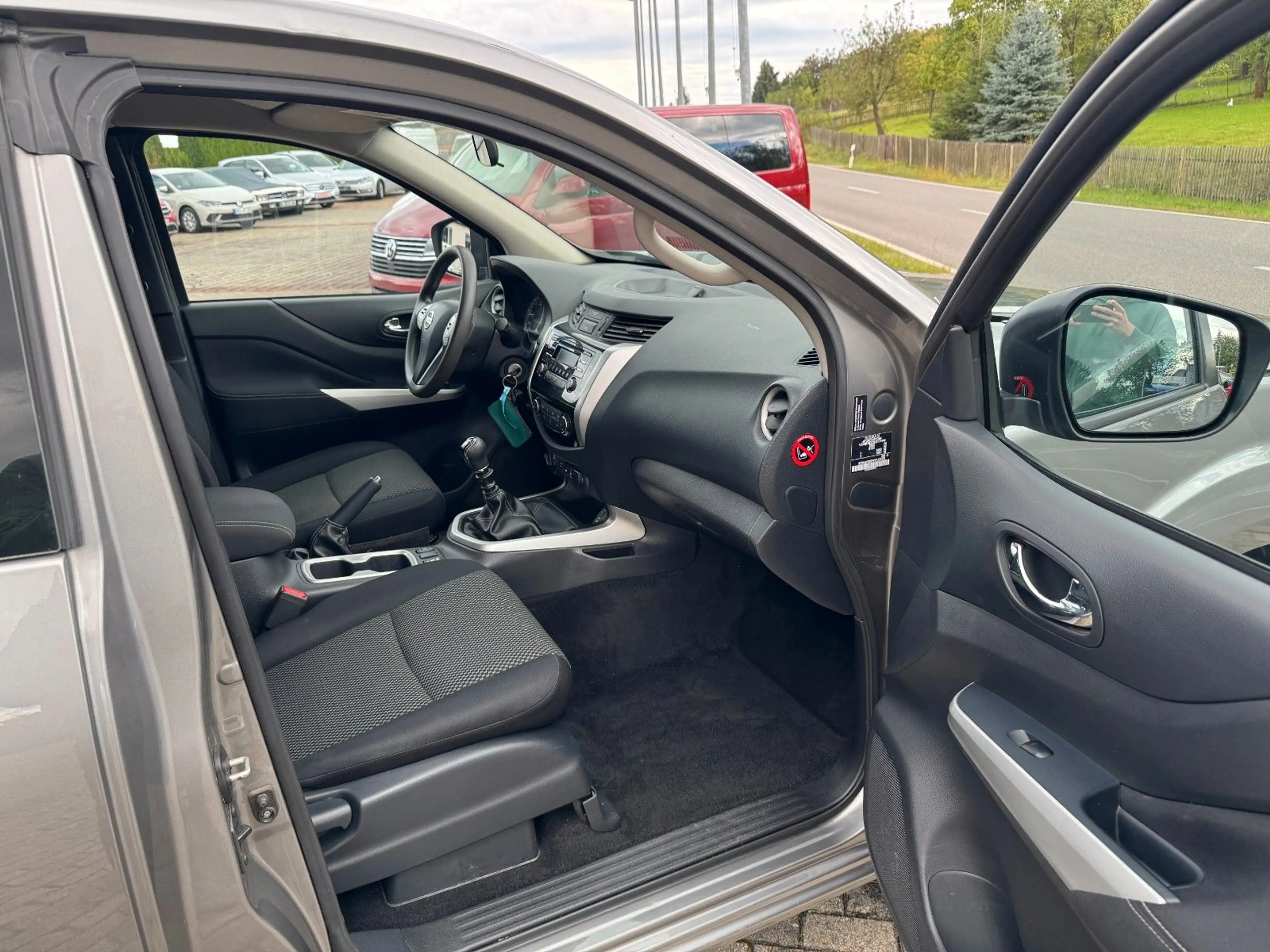 Nissan Navara NP300 Acenta King Cab 4x4 — photo 15