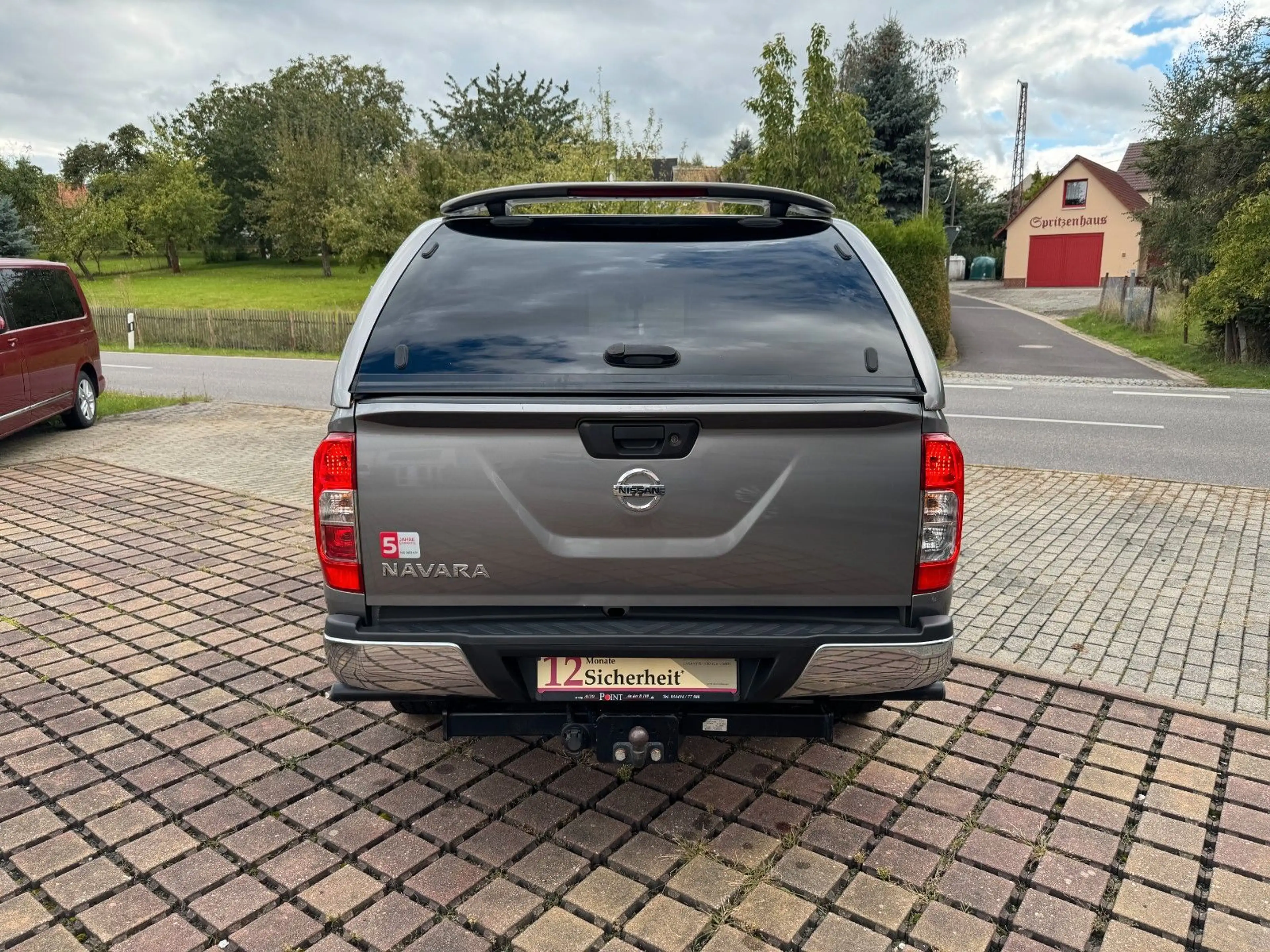 Nissan Navara NP300 Acenta King Cab 4x4 — photo 4