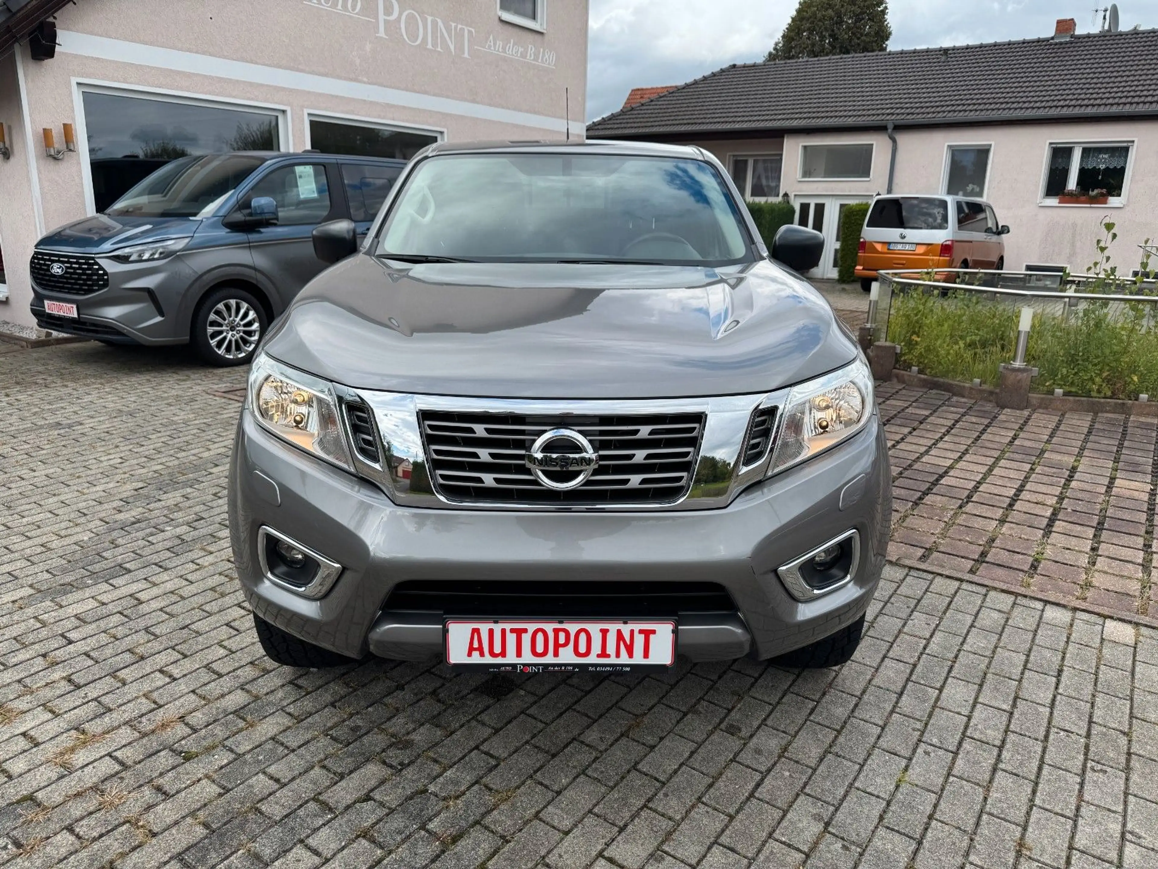 Nissan Navara NP300 Acenta King Cab 4x4 — photo 8