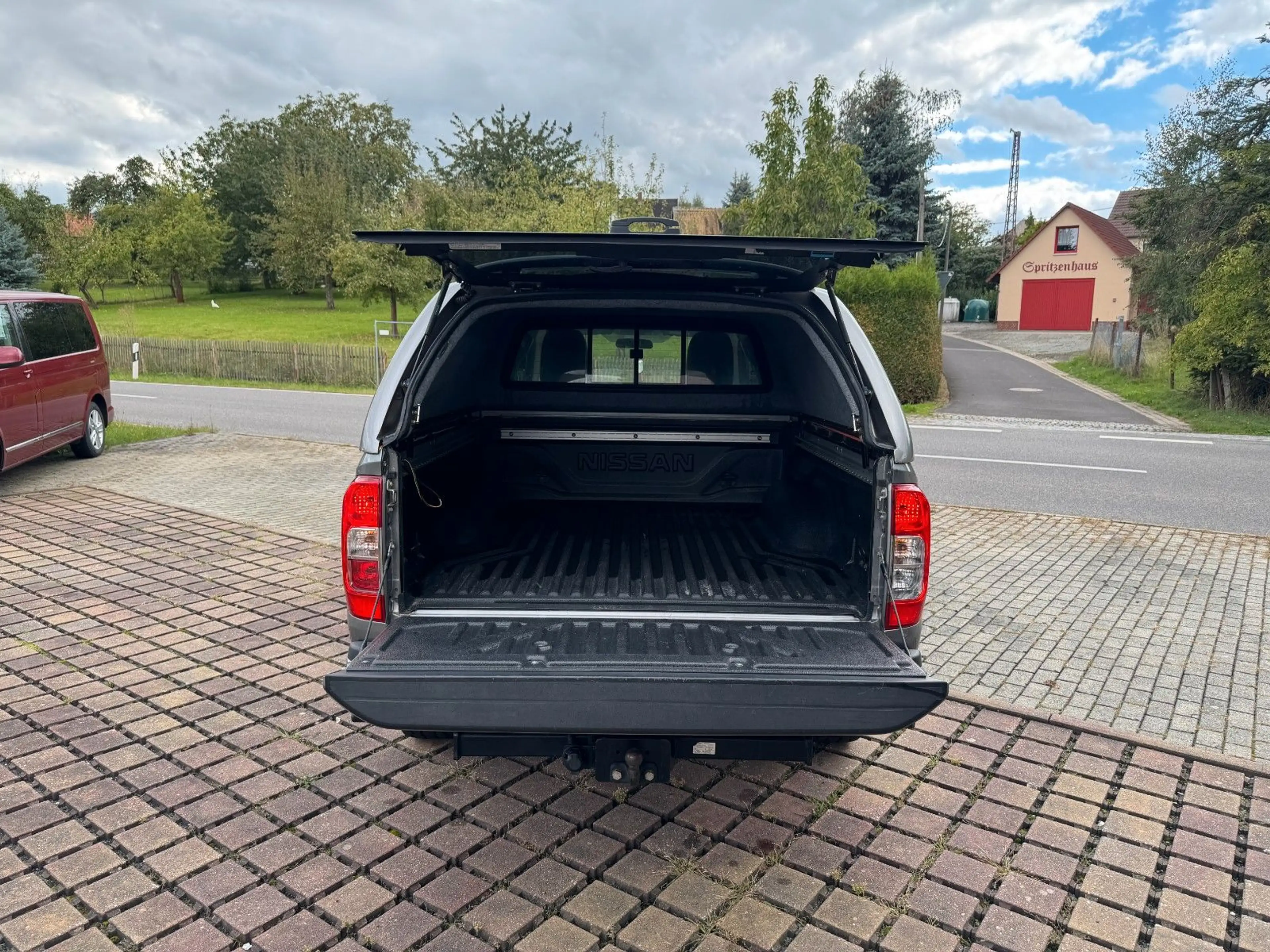 Nissan Navara NP300 Acenta King Cab 4x4 — photo 12