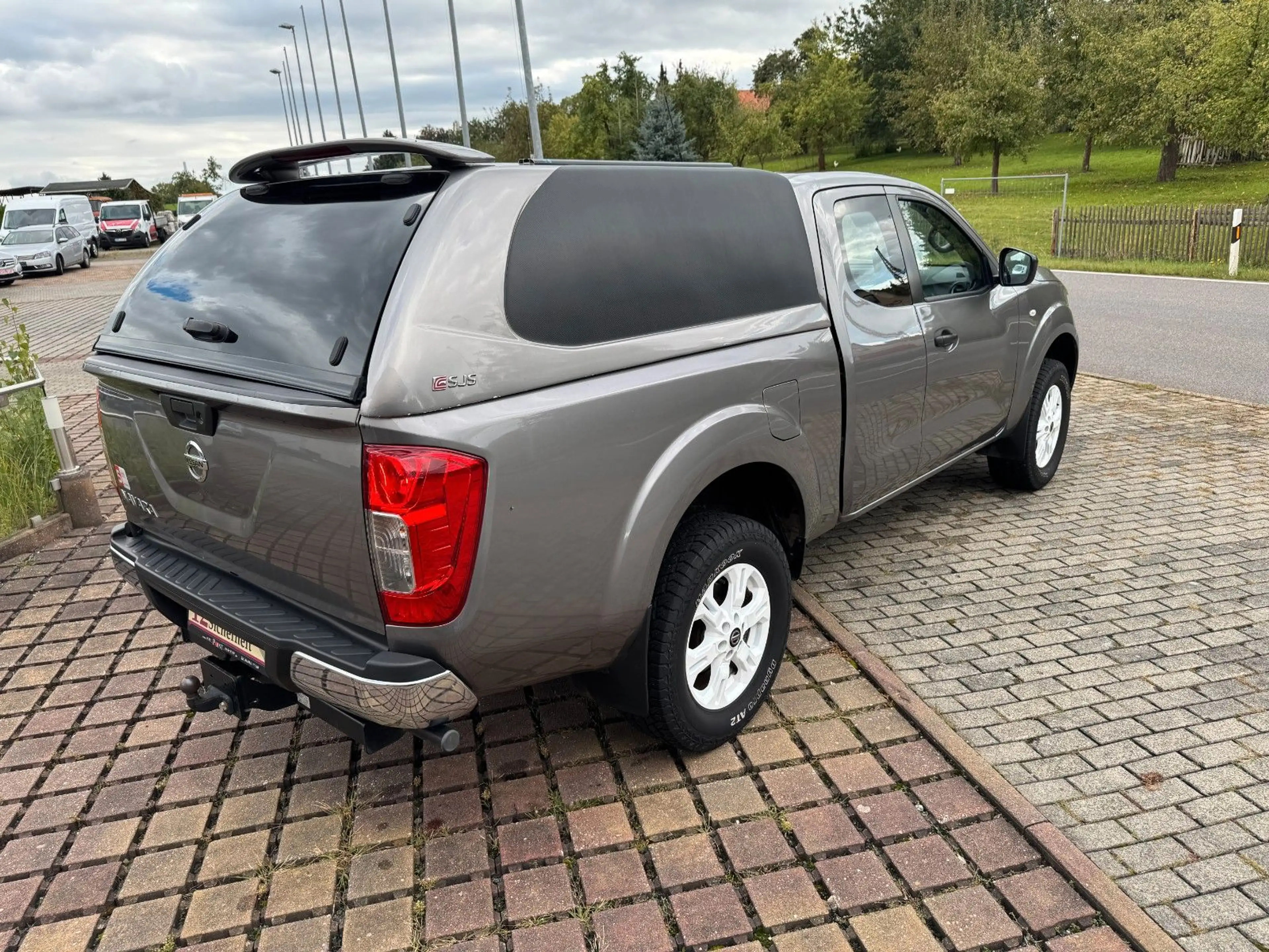 Nissan Navara NP300 Acenta King Cab 4x4 — photo 5