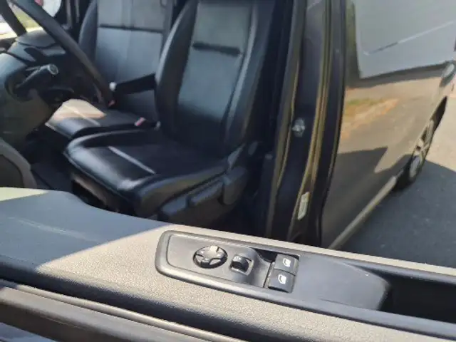 Peugeot Expert view 13