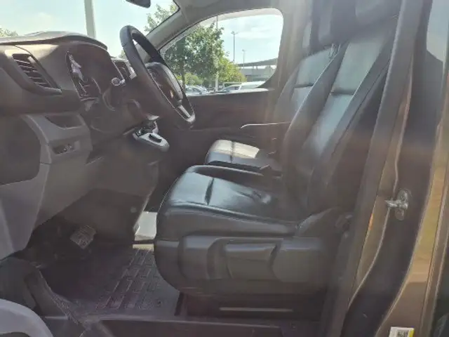 Peugeot Expert view 9