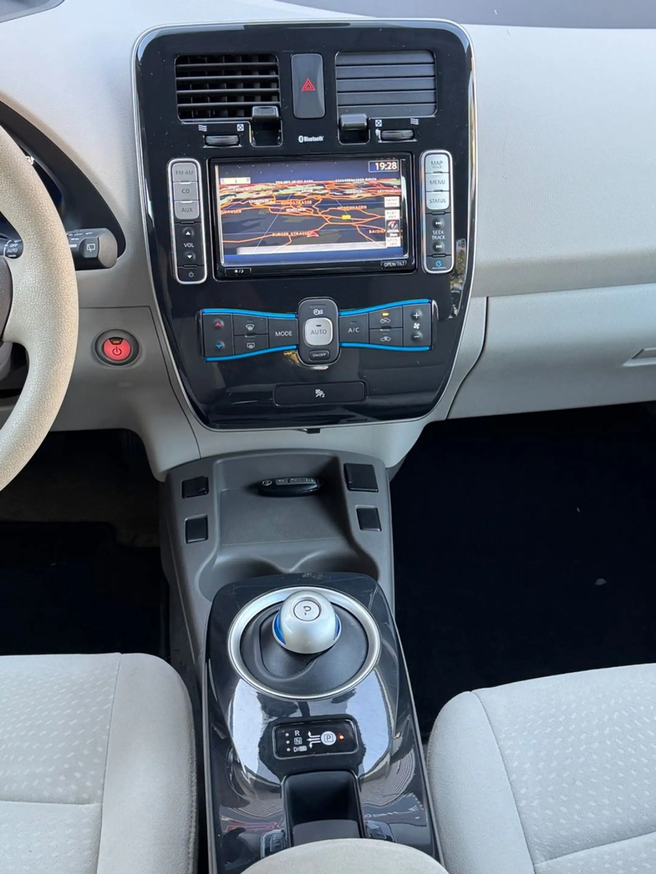 Nissan Leaf Basis — photo 11