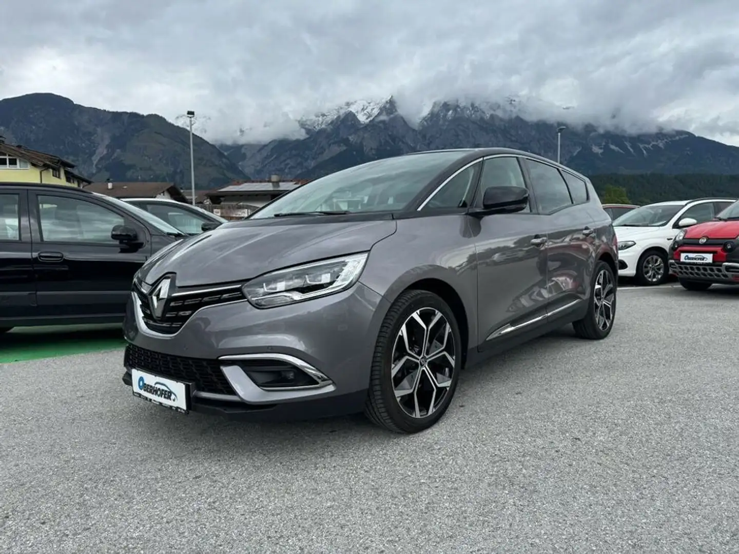 Renault Grand Scenic Grand Scénic Techno TCE 140 Aut. Zwart - 2