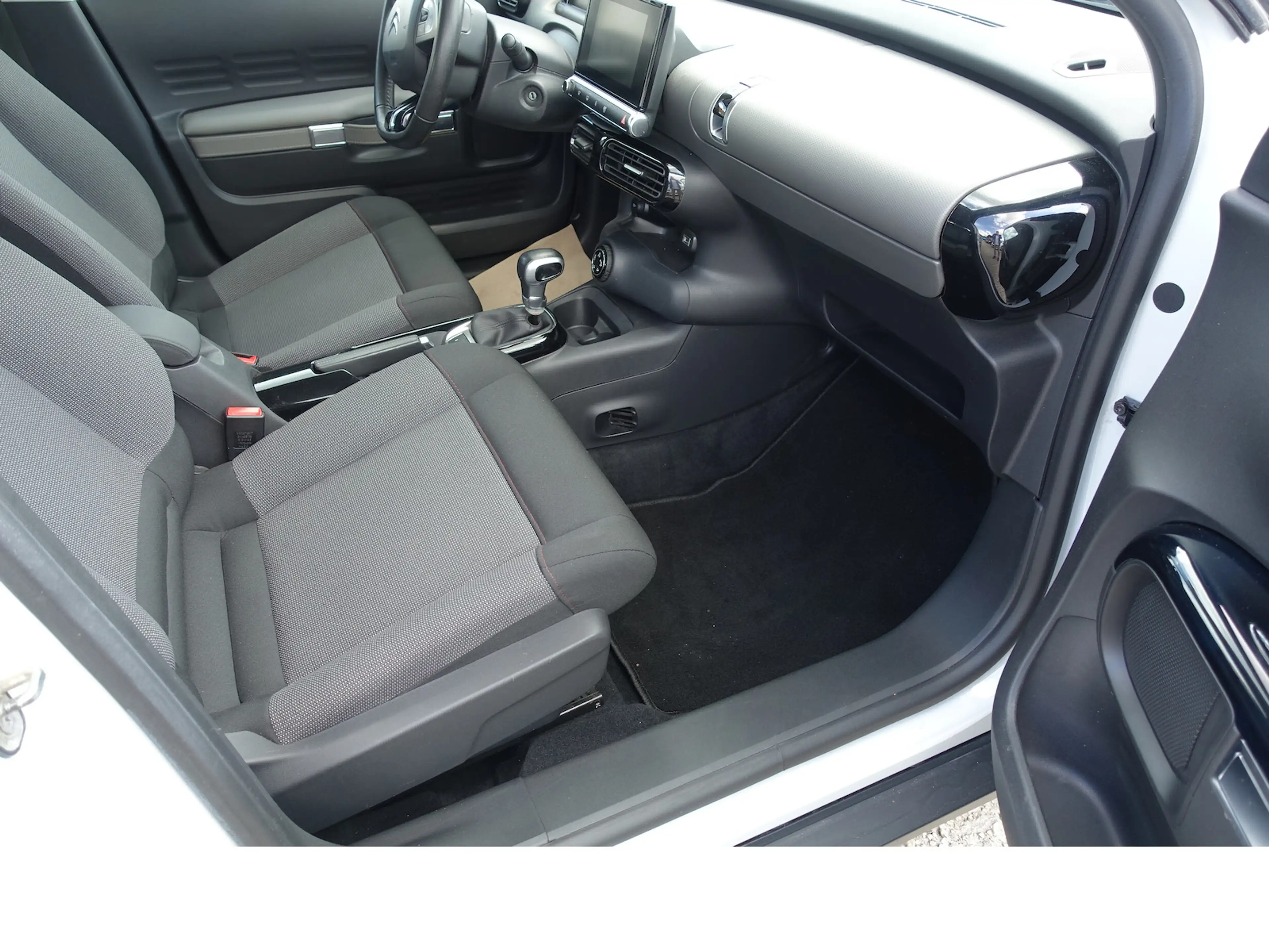 Citroen C4 Cactus Feel Autom. Navi PDC Kamera Zahnriemen neu — photo 8