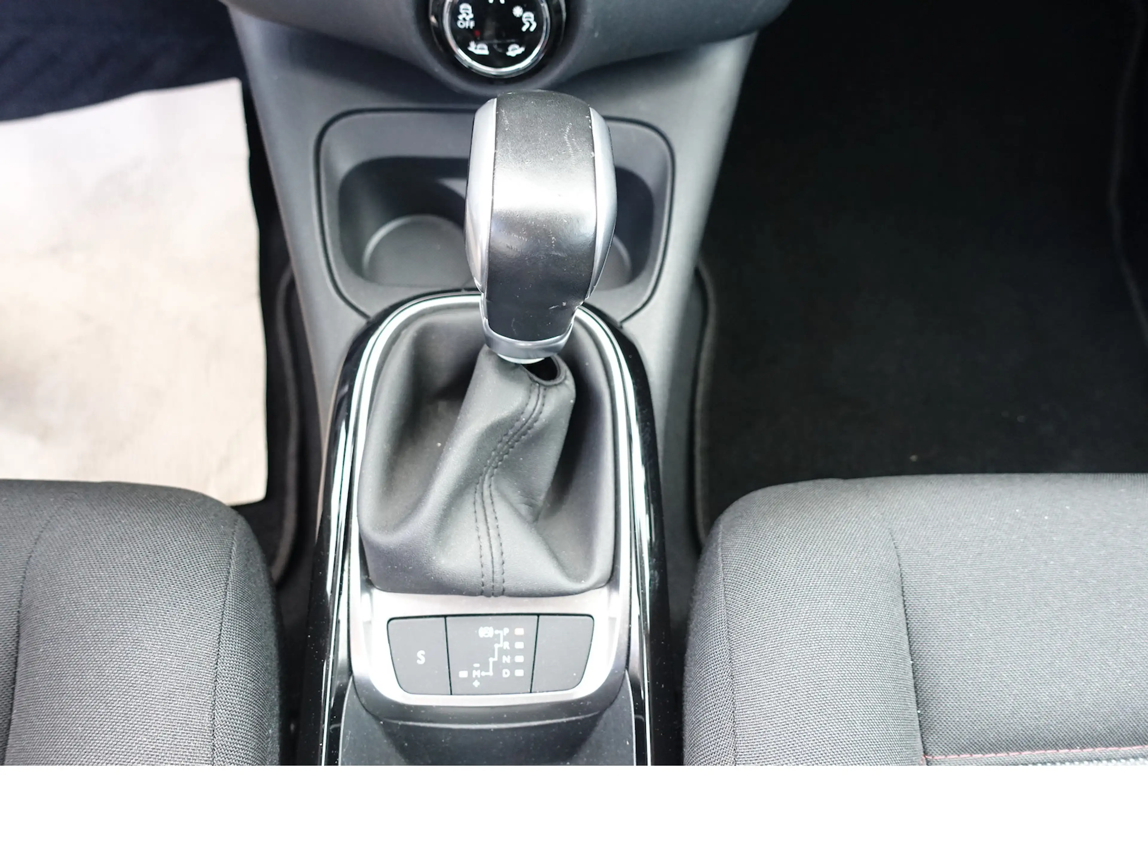 Citroen C4 Cactus Feel Autom. Navi PDC Kamera Zahnriemen neu — photo 15