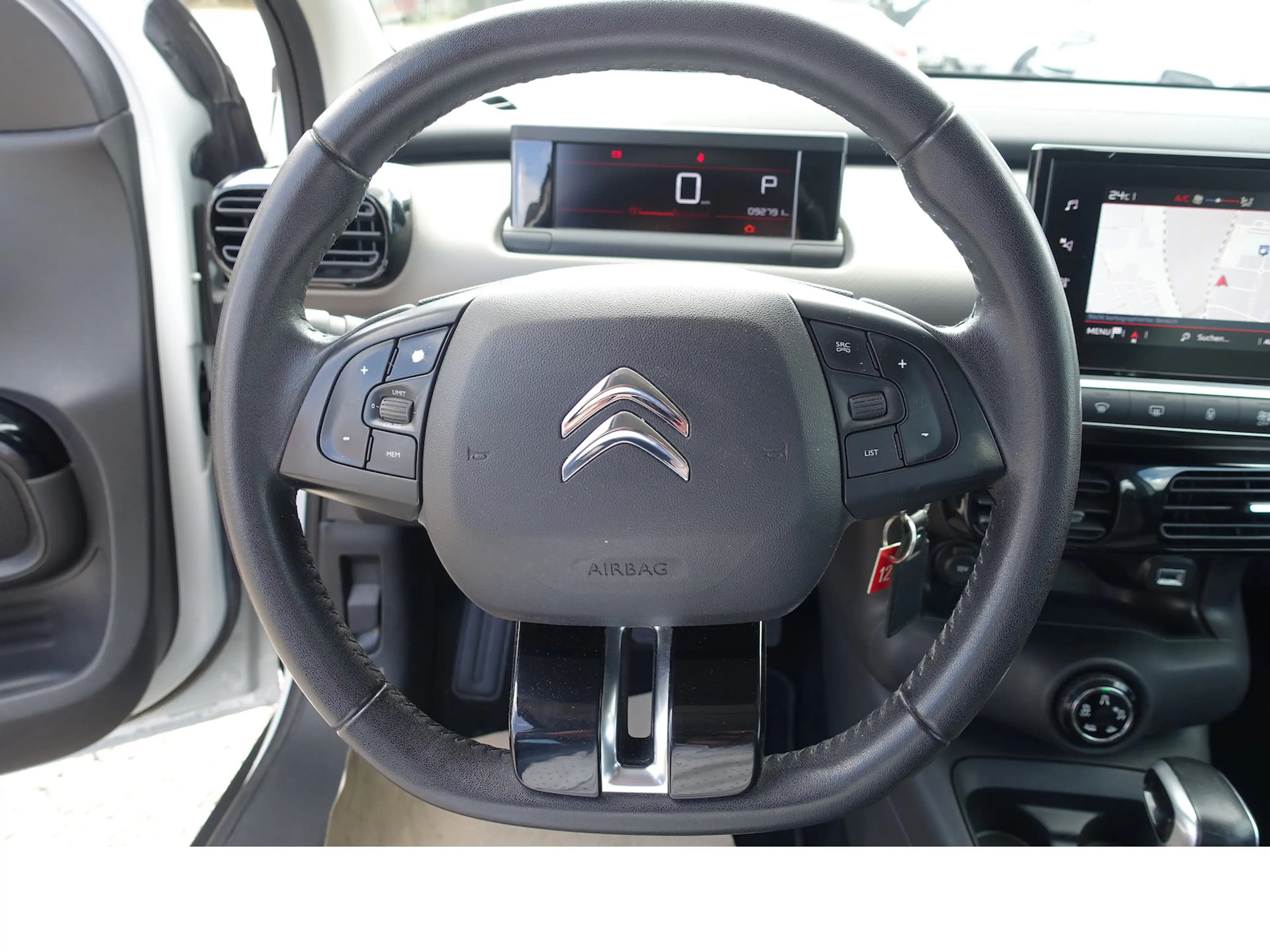 Citroen C4 Cactus Feel Autom. Navi PDC Kamera Zahnriemen neu — photo 11