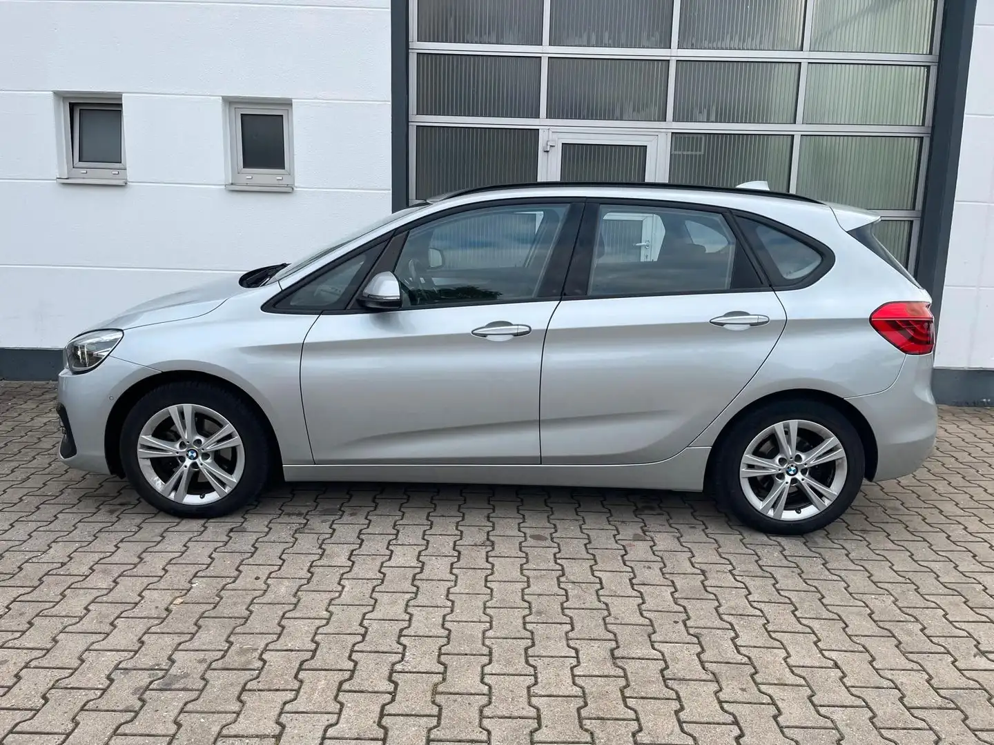 BMW 220 220dA Active Tourer Navi/AHK/el.SD/LED/Garantie Silber - 2