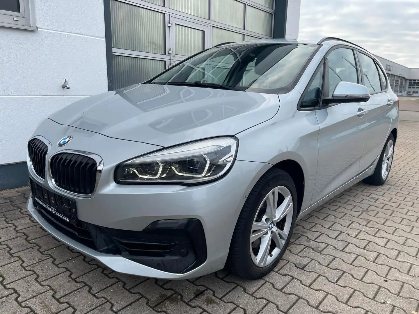 BMW 220 220dA Active Tourer Navi/AHK/el.SD/LED/Garantie Silber - 1