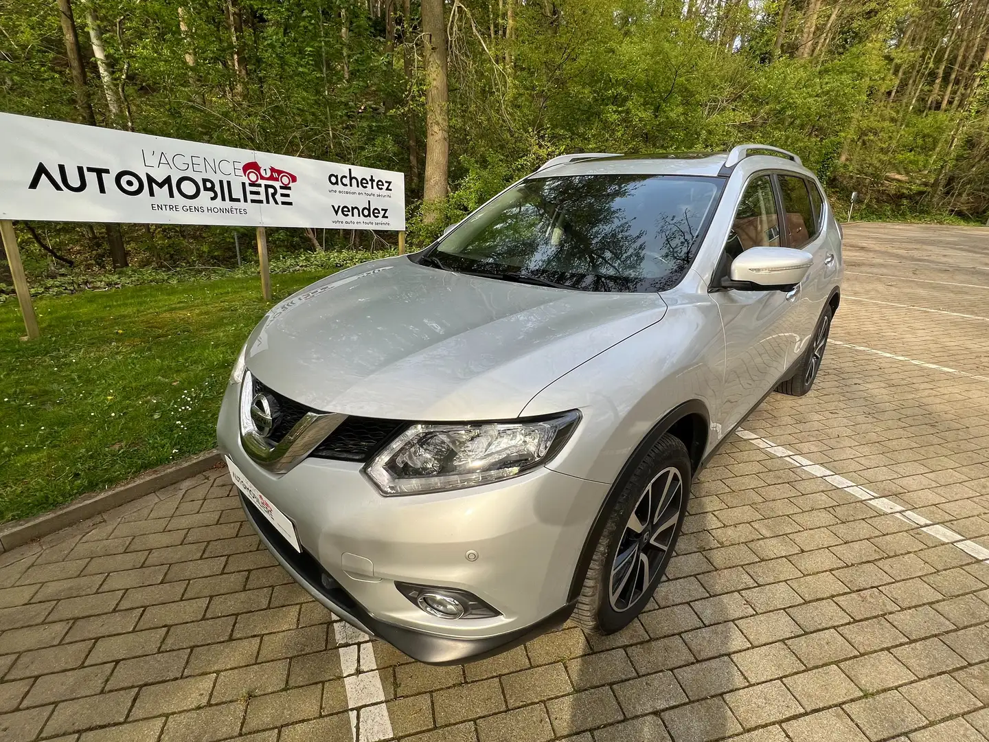 Nissan X-Trail 1.6 dCi 2WD N-Connecta 7pl./Toit pano/Gar 12M Gris - 1