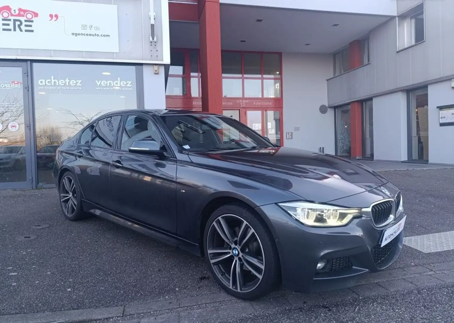 BMW 320 (F30) 320d XDrive 2.0 d 190 cv BVA8 PACK M Sport Ultimate- TOIT OUVRANT Silber - 1