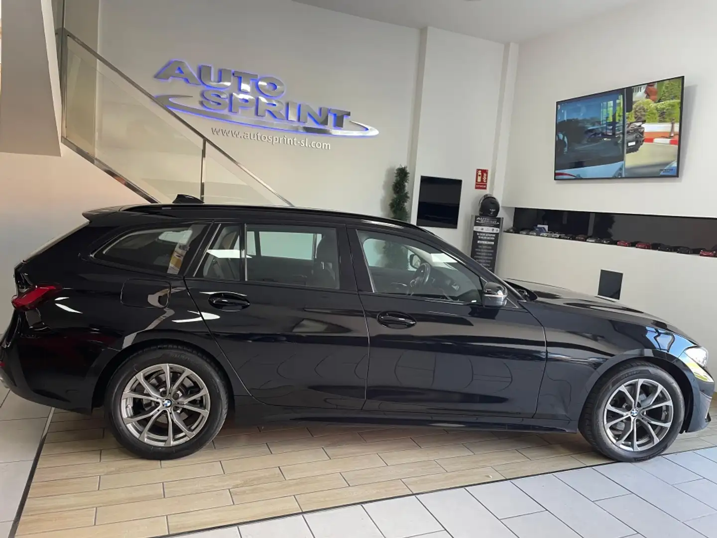 BMW 320 320dA Touring xDrive Negro - 2