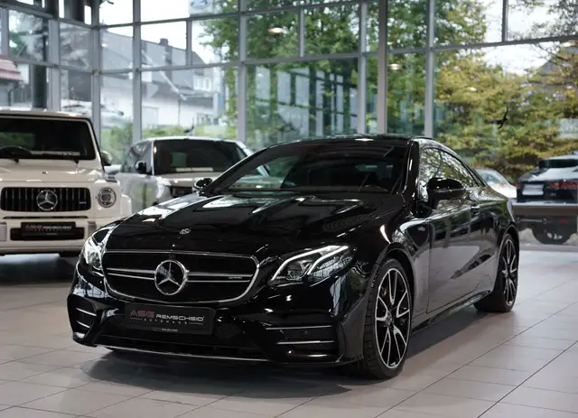 Mercedes-Benz E-Class view 5