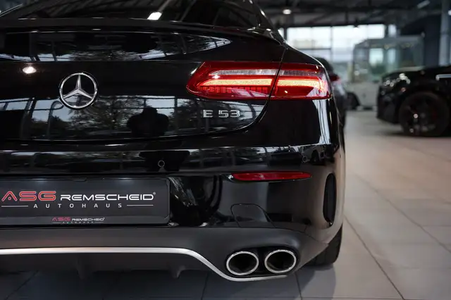 Mercedes-Benz E-Class view 14