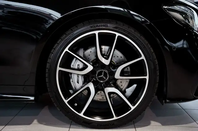 Mercedes-Benz E-Class view 8