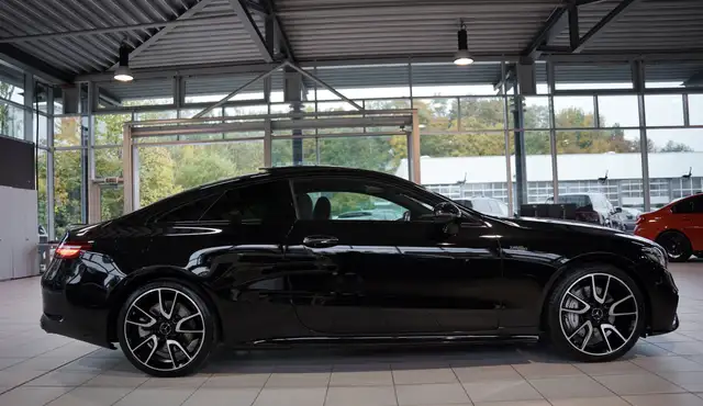 Mercedes-Benz E-Class view 7