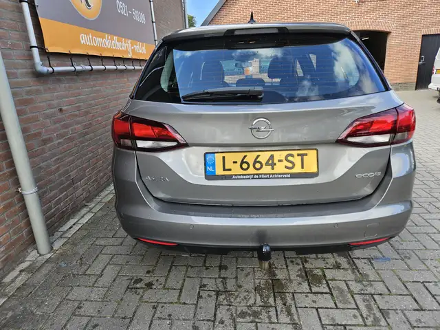 Opel Astra view 24