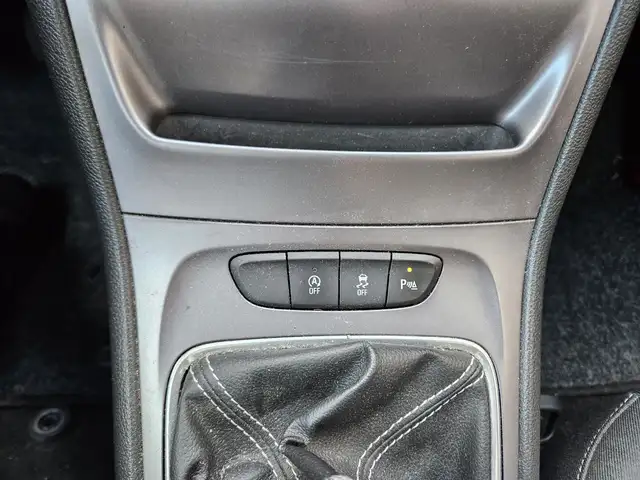 Opel Astra view 12