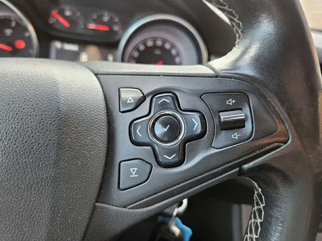 Opel Astra view 15