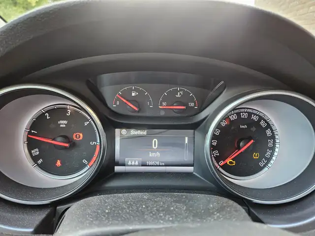 Opel Astra view 7