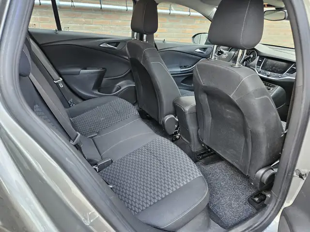Opel Astra view 30