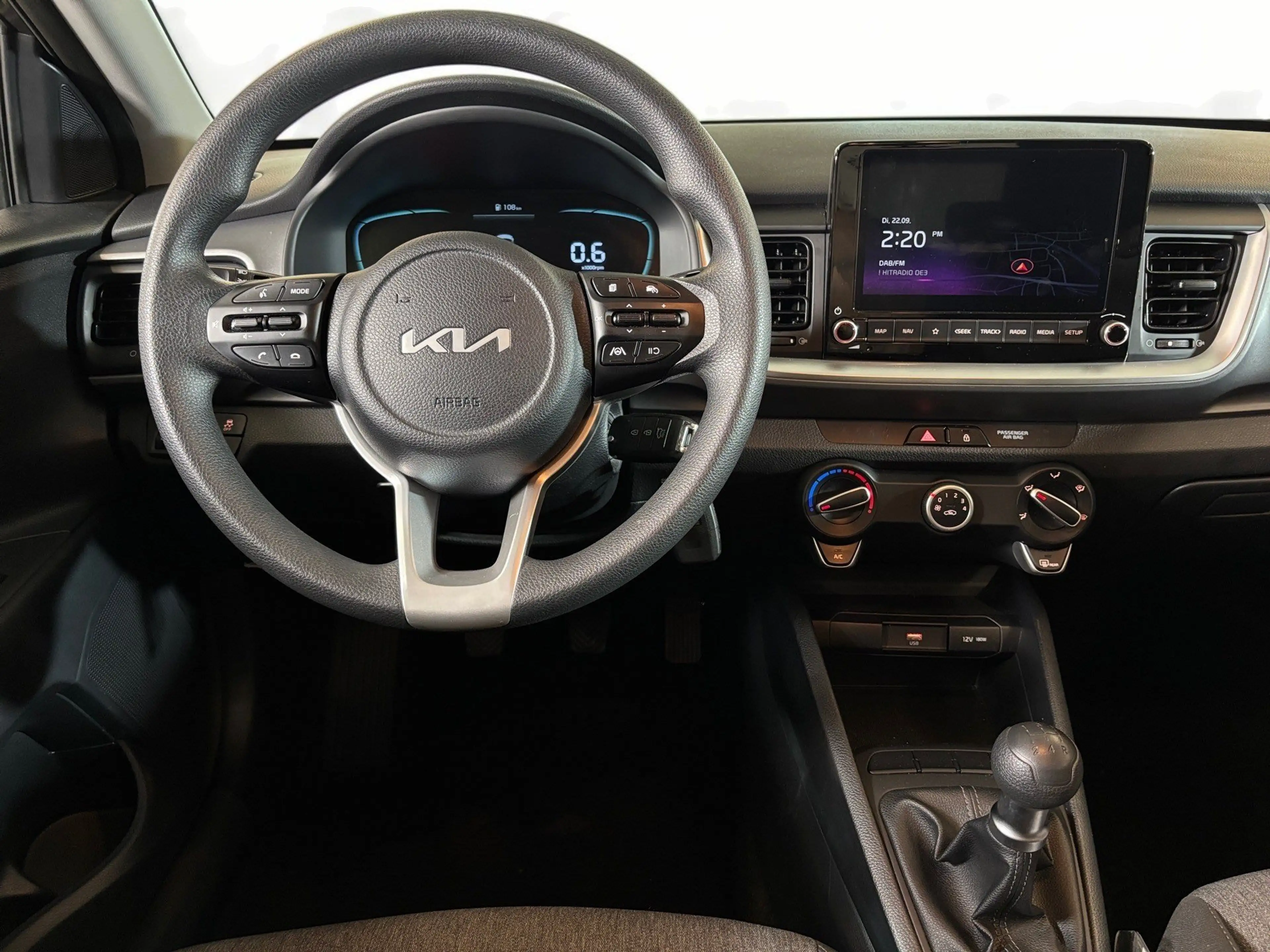 Kia Stonic Silver *SitzHzg*LrdHzg*Temp*Regensens* — photo 14