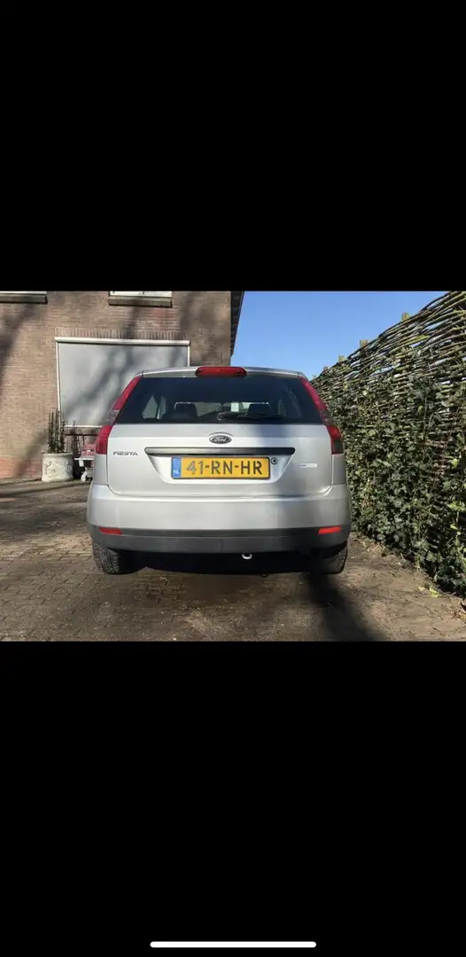 Ford Fiesta 1.3 Style NAP NL Auto Grijs - 2