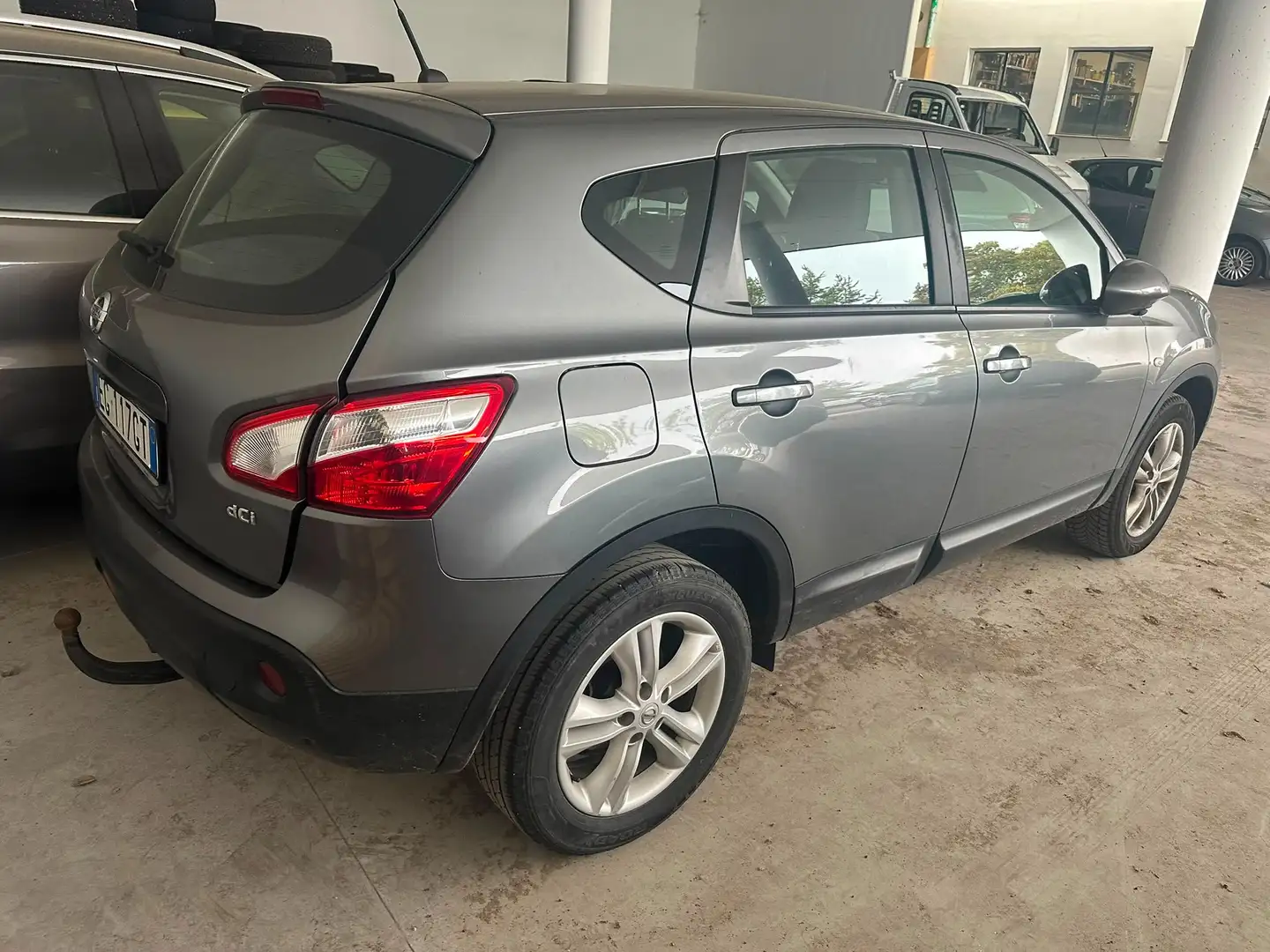 Nissan Qashqai Qashqai 2,0 dCi  4WD DPF Acenta Euro5 110000km! Grau - 1